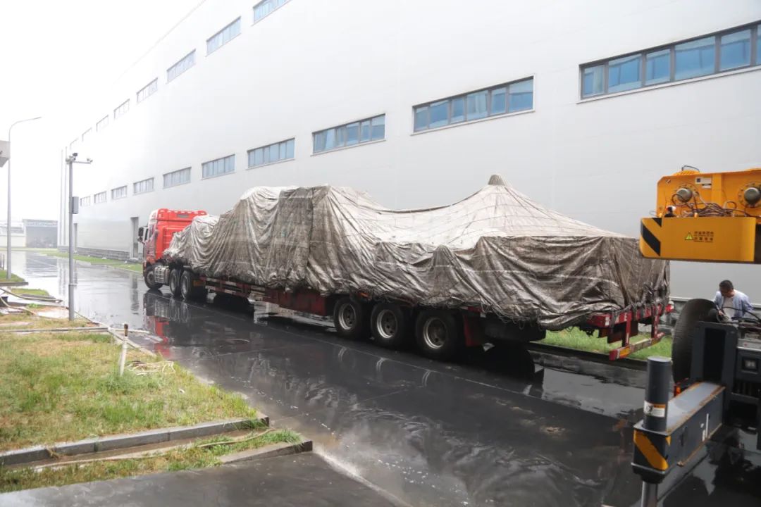 引進(jìn)新設(shè)備，助力新“智”造